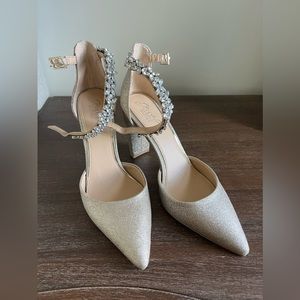JEWEL BADGLEY MISCHKA Pumps high heels. Size 9. New without tags.